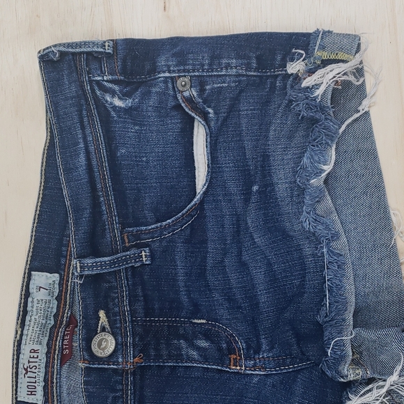 🎀🎀 2 pairs of Hollister jean shorts - Picture 7 of 12